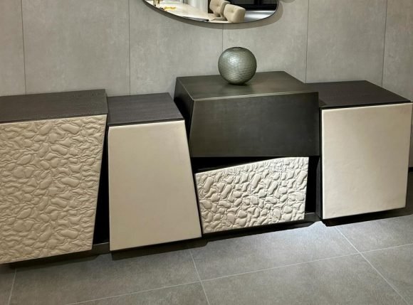 图_4_副本 Roberto Cavalli Asymmetrical Console